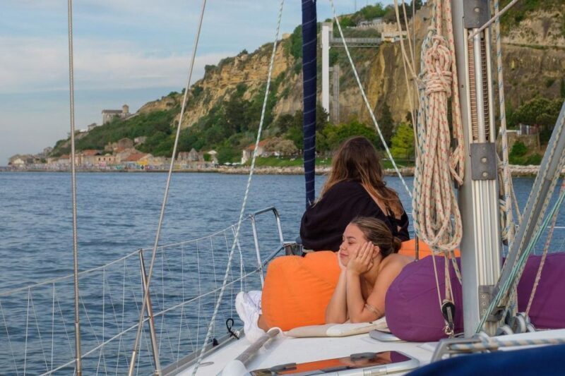Lisbon: Private Sunset Sailing Tour with drinks - An In-Depth Look at the Lisbon Sunset Sailing Experience