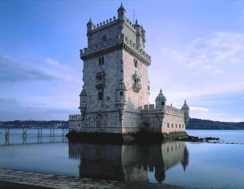 Lisbon: Private Tagus River Cruise with Drinks - Key Points