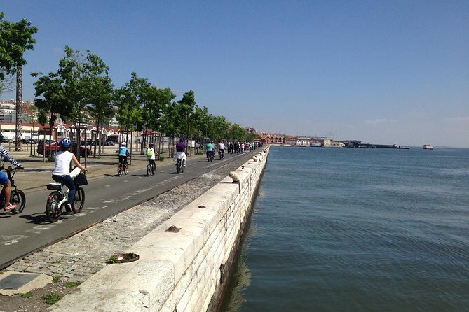 Lisbon Regular or Electric Bike Rental - Key Points