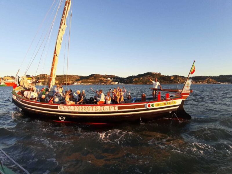 Lisbon: River Tagus Sightseeing Cruise in Traditional Vessel - Lisbon: River Tagus Sightseeing Cruise in Traditional Vessel