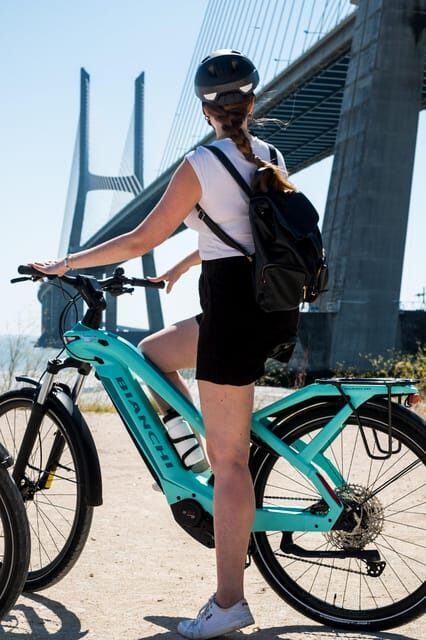 Lisbon: Riverside beauty by E-Bike - Returning to Lisbon