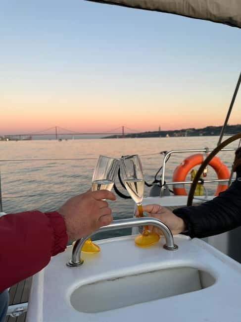 Lisbon: Romantic Cruise with Wine & Portuguese Tapas - Practical Tips