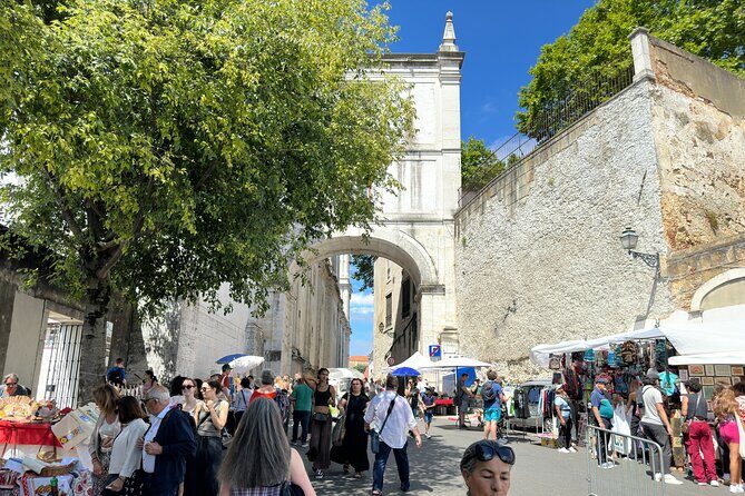 Lisbon Royal Views Small Group Tour with St George Castle Entry - Key Points