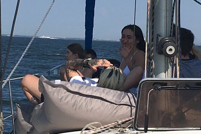 Lisbon Sailing Day Cruise with wine & snacks - FAQ