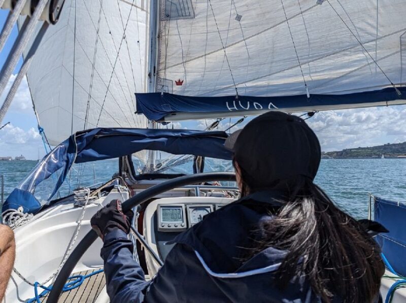 Lisbon: Sailing Initiation - 2 or 4 hours - What to Expect on the Water