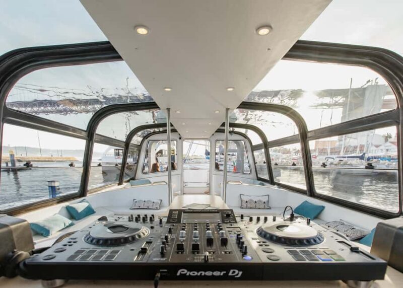Lisbon: Sangria & Pizza DJ Cruise  Open Bar&Maybe Dolphins - Why Choose This Cruise?