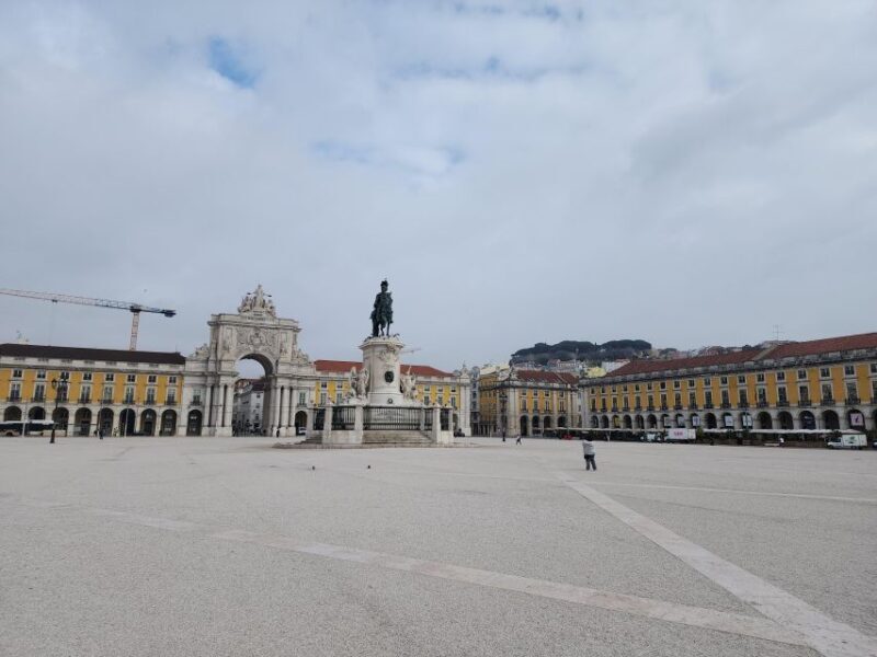 Lisbon - See the most important things in 8 hours. - The Sum Up
