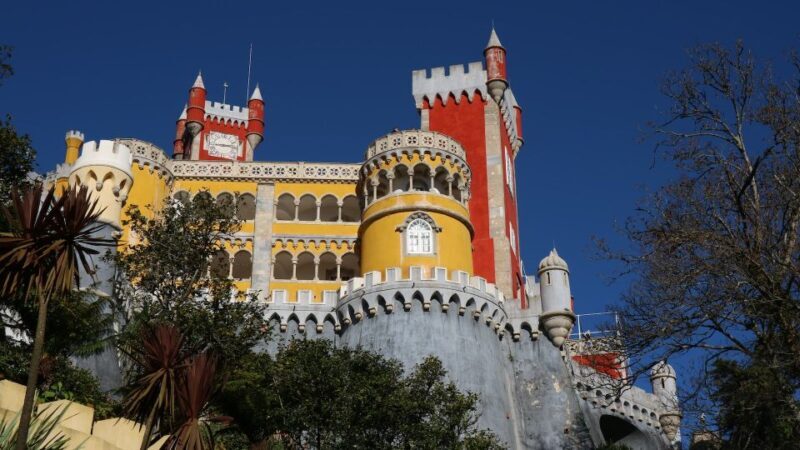 Lisbon: Sintra, Pena Palace and Cascais Region Private Tour - Practical Tips for Your Day
