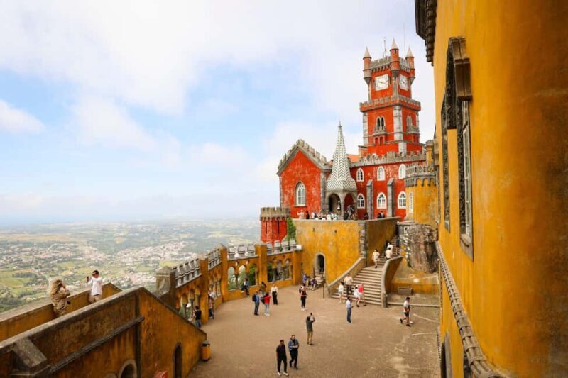 Lisbon: Sintra, Pena Palace, Belém Tour + sunset Boat Cruise - FAQ