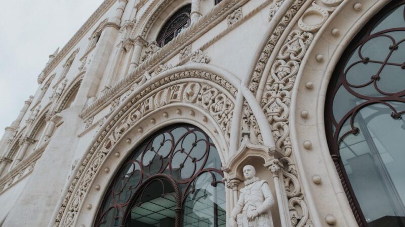 Lisbon: Sintra, Regaleira with ticket guided tour by train - Who Is This Tour Best For?