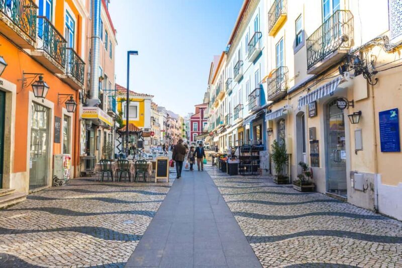 Lisbon: South of the City Historical Tour with Sunset Picnic - Key Points