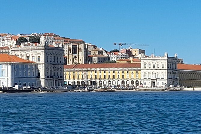 Lisbon: "Sunset" and "Day Tours" by boat, with drinks and Music. - An In-Depth Look at the Lisbon Boat Tour Experience