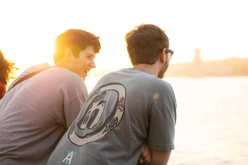 Lisbon: Sunset Boat Tour with Music and Drinks - Viewing the Landmarks and Sunset