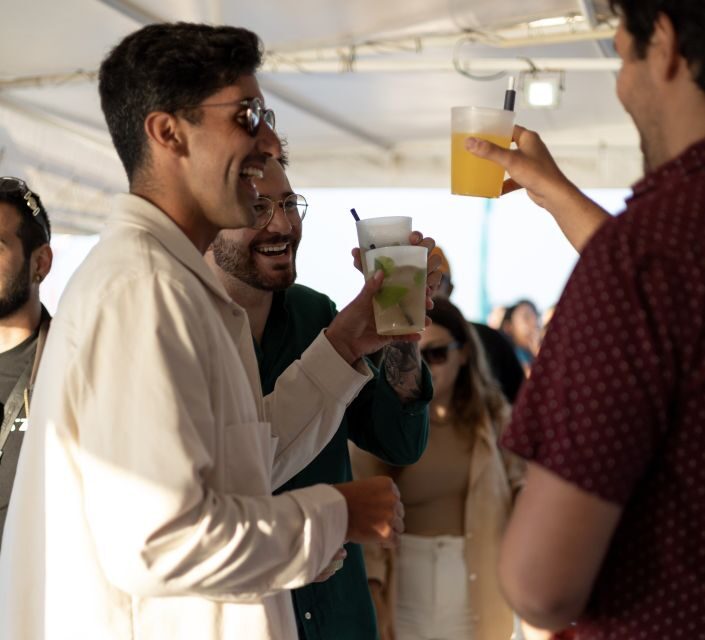 Lisbon: Sunset Boat Tour with Music and Drinks - The Social Aspect and Evening Atmosphere