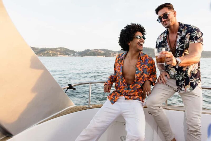 Lisbon: Sunset DJ Party  Sangria, Pizza & Open Bar - Key Points