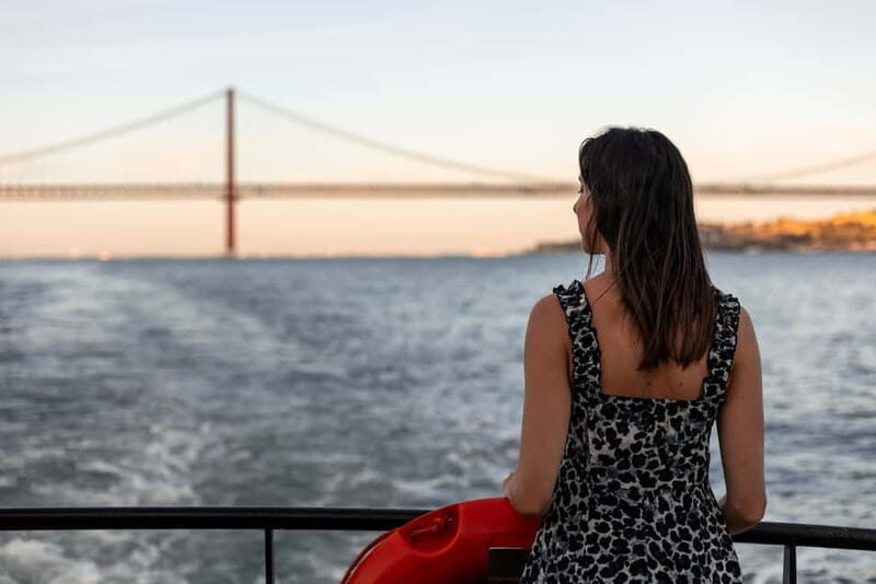 Lisbon: Sunset River Cruise With Drink & Snack - Key Points