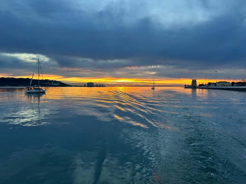 Lisbon: Sunset Sailing Boat Tour with Drinks - FAQs
