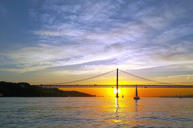 Lisbon Sunset Sailing Experience with Drinks - Lisbon Sunset Sailing Experience with Drinks: A Unique Way to See the City