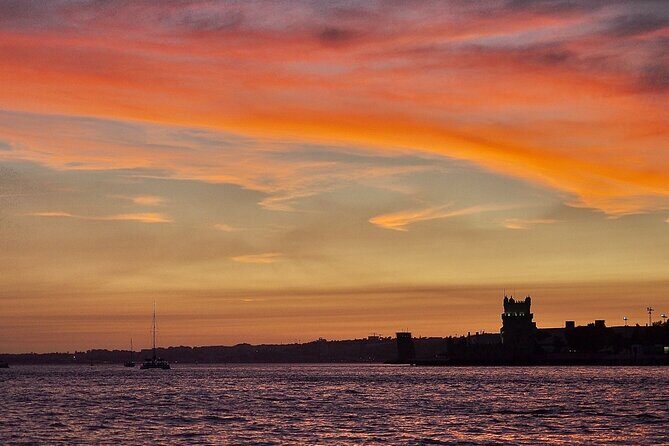 Lisbon Sunset Sailing Private Tour - A Closer Look at the Lisbon Sunset Sailing Private Tour