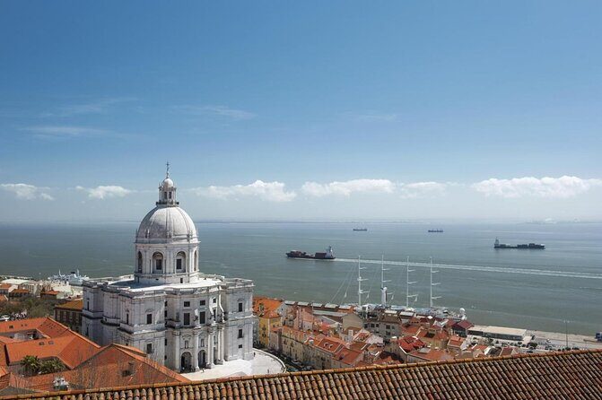 Lisbon Sunset Sailing Tour on Luxury Sailing Yacht with 2 Drinks - An In-Depth Look at the Lisbon Sunset Sailing Tour