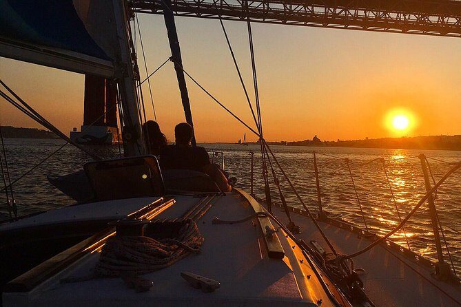Lisbon Sunset Sailing Tour with White or Rosé Wine and Snacks - The Experience in a Nutshell