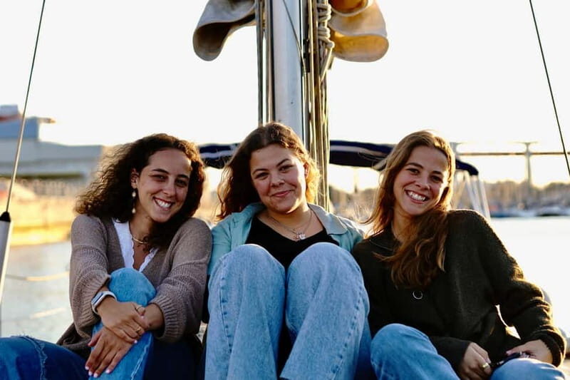 Lisbon: Sunset Sailing with Local Wine & Stunning Views - What’s Included and What’s Not