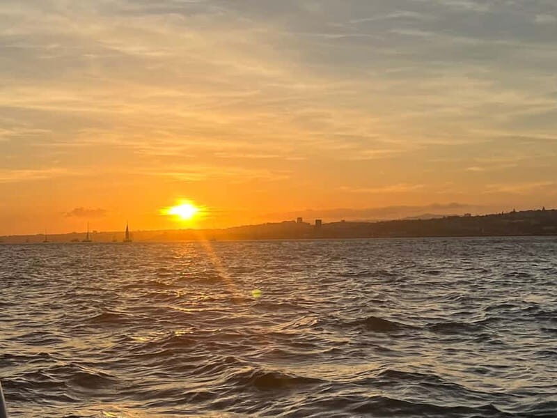 Lisbon: Sunset Tour on a Cozy Boat - FAQ