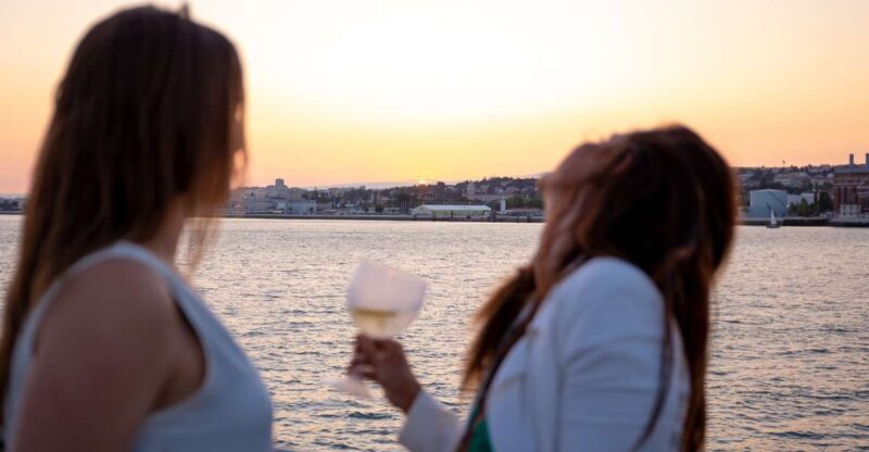 Lisbon: Tagus River Sunset Tour with Snacks and Drink - Practical Tips for Travelers