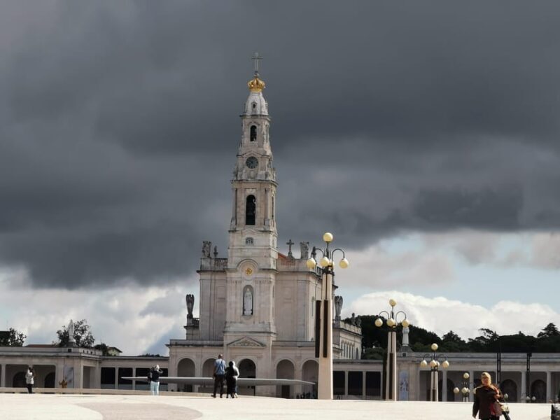 Lisbon to Fatima Nazaré and Óbidos Private Full Day Tour - A Practical Guide to the Lisbon to Fatima, Nazaré, and Óbidos Tour