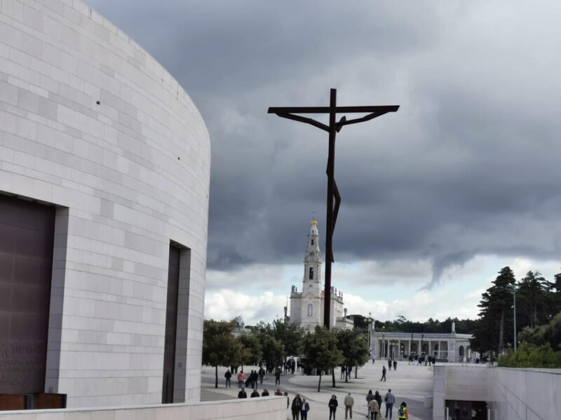 Lisbon to Fatima Nazaré and Óbidos Private Full Day Tour - FAQ
