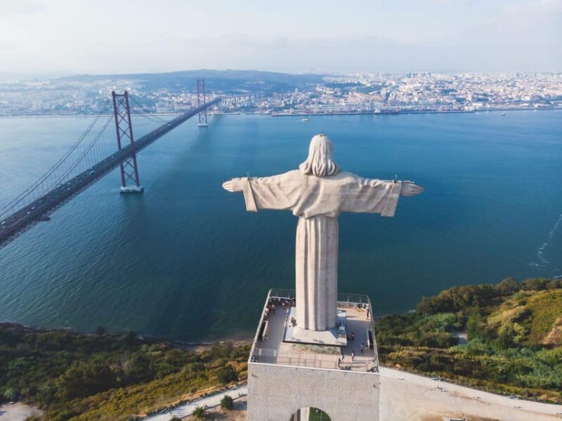 Lisbon Tour with a Local Guide. Private Car + walking tour - Exploring Lisbon in Style: A Private Guided Day with a Local Expert