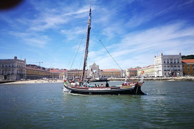 Lisbon Traditional Boats - Guided Sightseeing Cruise - Key Points