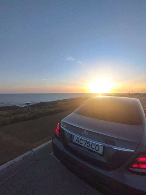 Lisbon: Tuk Tuk tour, Cascais tour, and Dinner all in one - Key Points
