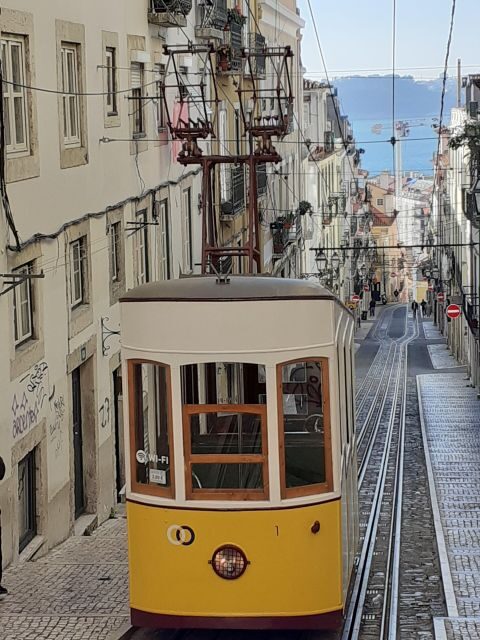 Lisbon Tuk Tuk Tour through the 7 hills - Frequently Asked Questions