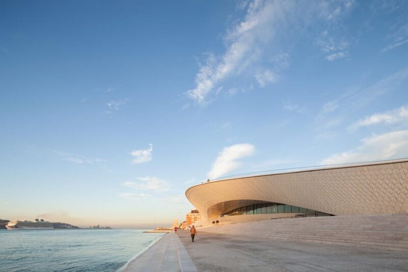lisbon tuktuk tour 2 hours - Who Should Consider This Tour?