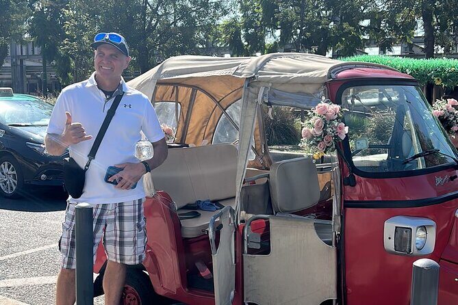 Lisbon Tuktuk Tour With Pickup - Key Points