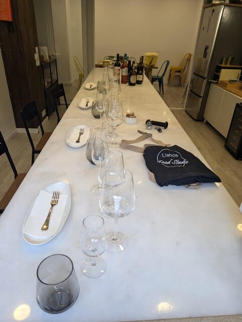 Lisbon Wine and Tapas. 5 Portgueses wines paired with snacks - Why Choose This Experience?