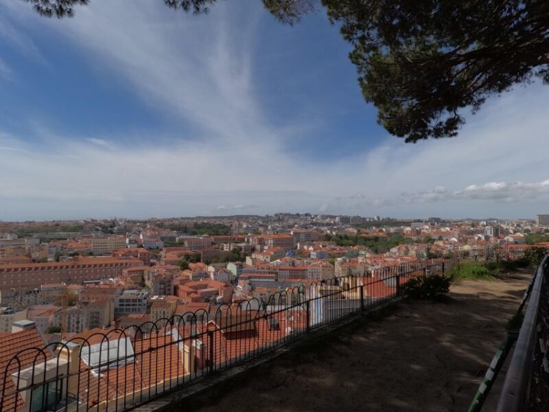 Lisbon:Private guided historical sightseeing Tour by TUK-TUK - Exploring Lisbon by Tuk-Tuk: What You Can Expect