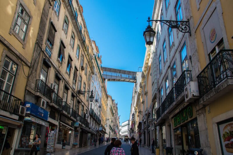 Lisbon's historic old town in a tuk-tuk in German - Exploring Lisbon’s Historic Streets in a Tuk-Tuk