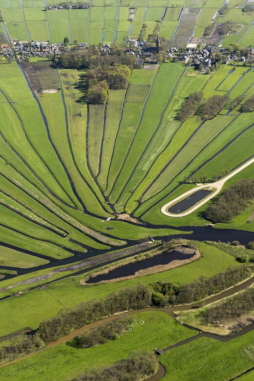 Lisse: Drive-it-Yourself Dutch Countryside GPS Audio Tour - Visiting Farms and Hidden Gems