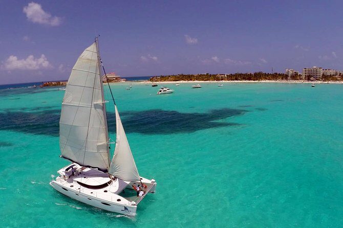 Live The Luxury Catamaran Isla Mujeres Tour in Cancun - Key Points