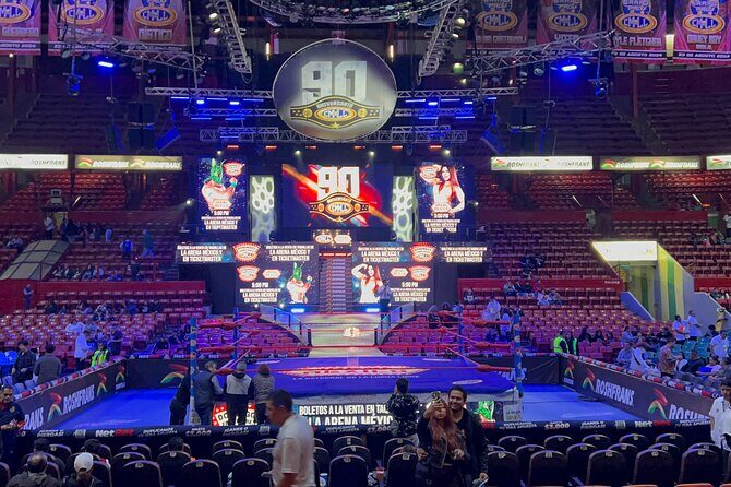 Live Wrestling from the Best Area of the Arena Mexico - Experience Mexican Wrestling at Arena Mexico: An Up-Close Look
