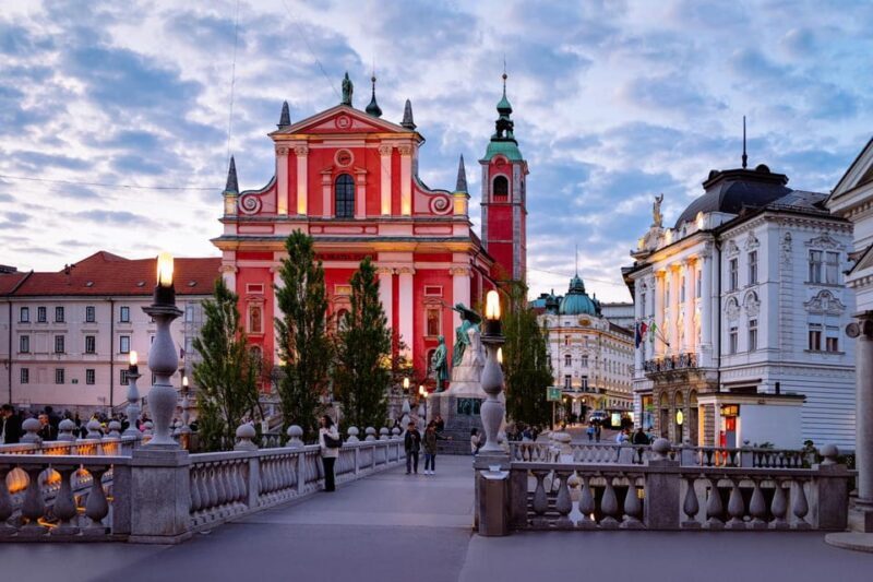 Ljubljana: 2.5h walking tour with local guide - In-Depth Review: Exploring Ljubljana on Foot
