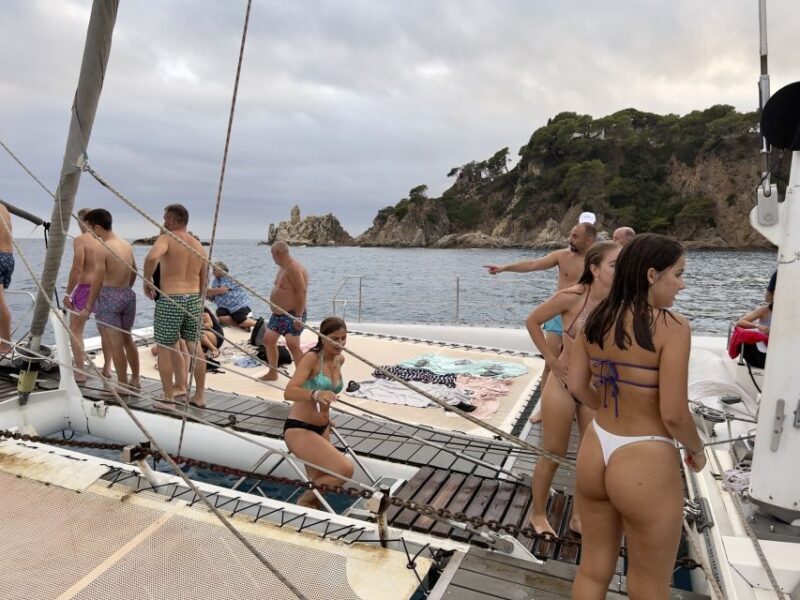 Lloret de Mar: Sunset Catamaran Cruise with DJ and Drinks - Detailed Review of the Sunset Catamaran Cruise