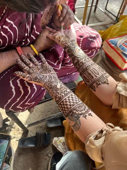 Local breakfast + Flower market + Pink city tour - The Sum Up