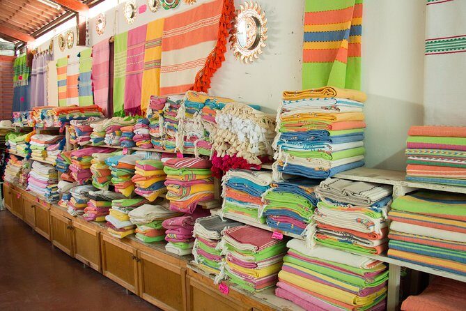 Local Experience Shopping and Sightseeing Tour - Key Points