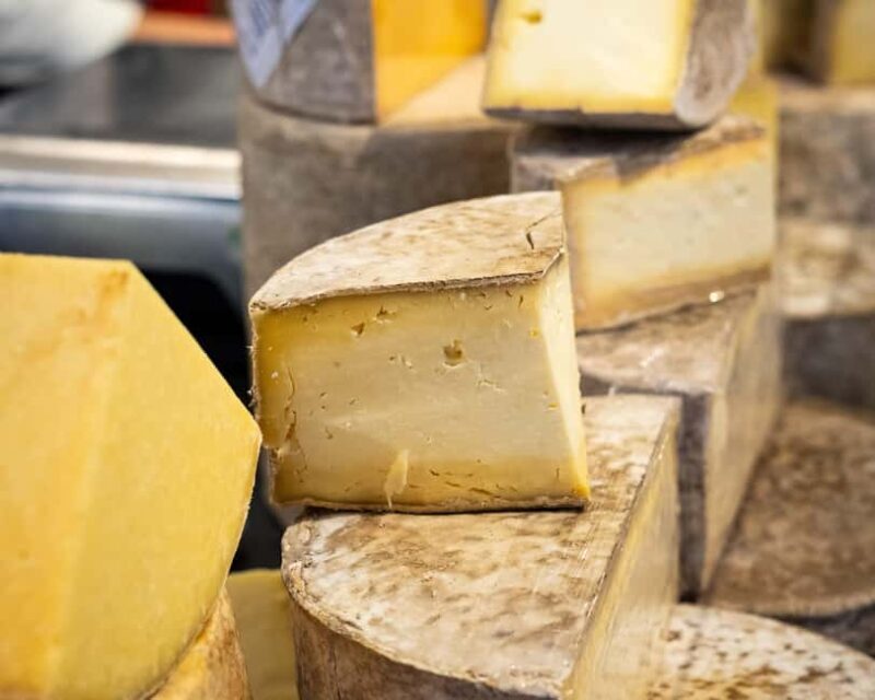 Local Foodie Adventure in London: 10+dishes, drinks and more - Frequently Asked Questions