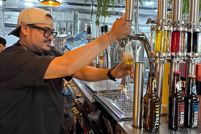 LOCAL GUIDE Zipaquirá PRIVATE TOUR - Salt Cathedral and Salt Oven - Strolling through Zipaquirá’s Town Square