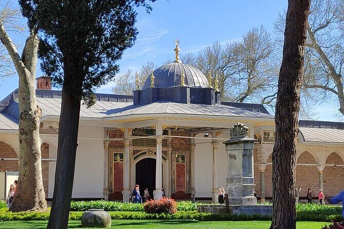 Local Tour with Guide Taha - Frequently Asked Questions