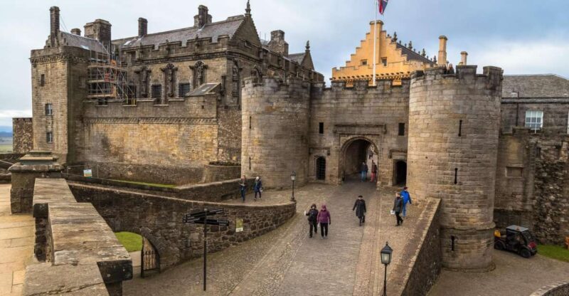 Loch Lomond, Stirling Castle, & Kelpies Tour from Edinburgh - FAQs